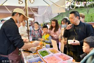 重庆：九龙坡夜市热闹非凡