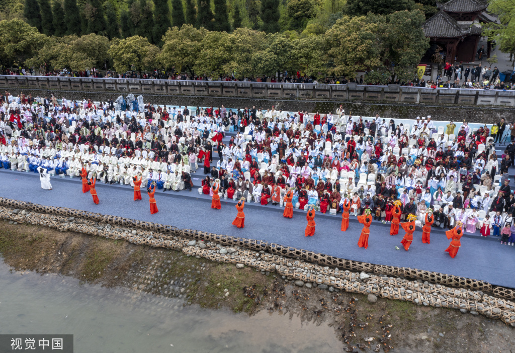 成都：都江堰放水节开幕