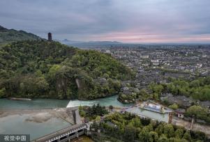 成都：都江堰放水节开幕