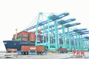 天津港开通超大集装箱船型直航欧洲多国新航线