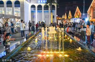 杭州：夜经济升温 落日夜市人头攒动