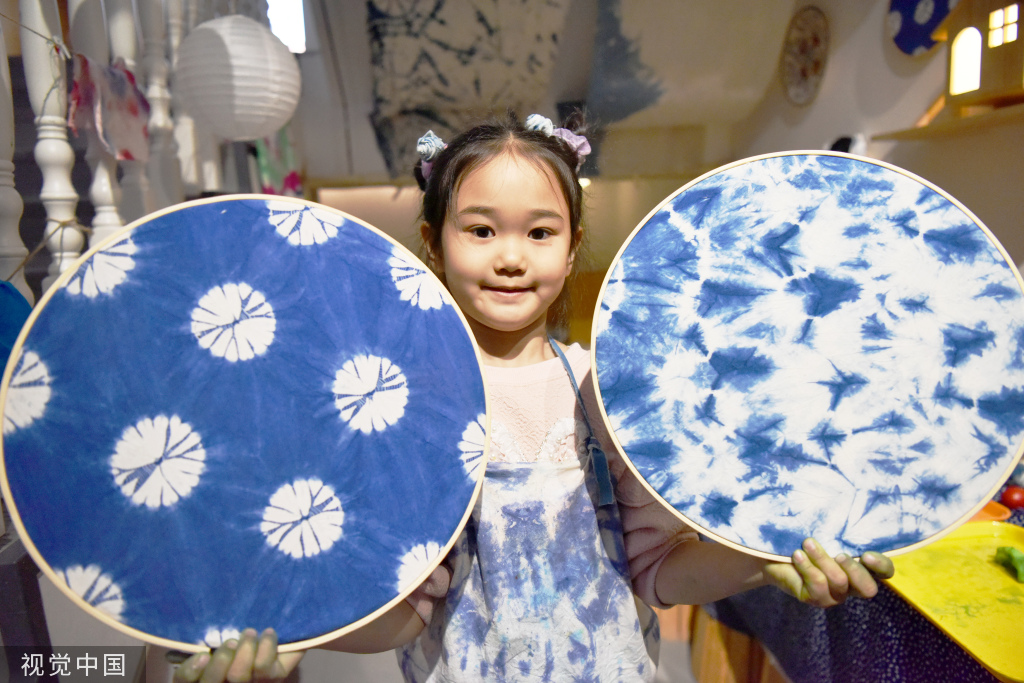 石家庄：幼儿学习非遗“扎染”技艺
