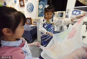 石家庄：幼儿学习非遗“扎染”技艺