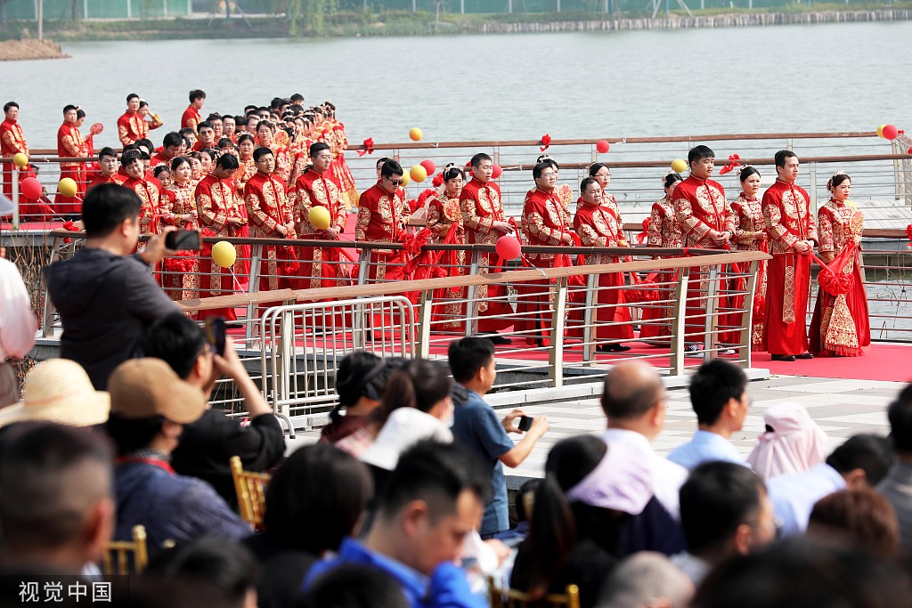 安徽淮北：46对新人身穿汉服参加集体婚礼