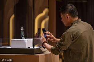 浙江金华举行万佛塔地宫出土文物展