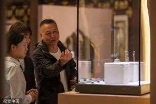 浙江金华举行万佛塔地宫出土文物展