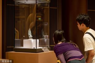 浙江金华举行万佛塔地宫出土文物展