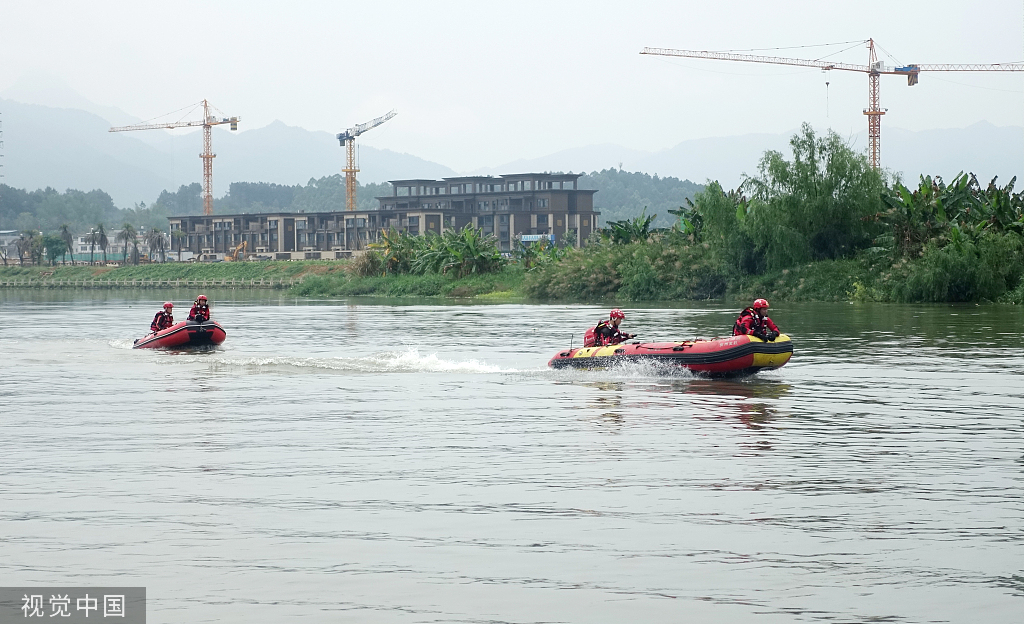 
北医六院黄牛代挂号电话票贩子号贩子网上预约挂号,住院检查加快,广西贺州：消防员江中操练