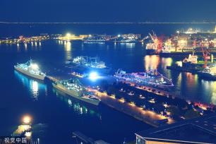 海军节之夜 青岛军港灯光璀璨