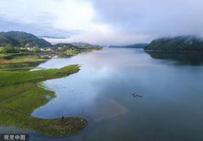 杭州：白象湾晨雾缭绕