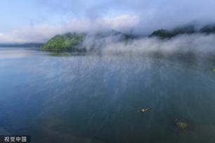 杭州：白象湾晨雾缭绕