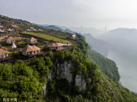 贵州毕节：悬崖营地开始试营业