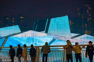 重庆：五一假日临近 景点开启“人从众”模式