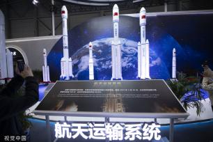 合肥：“中国航天日”活动参观者络绎不绝