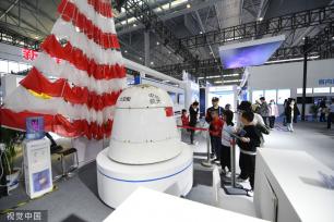 合肥：“中国航天日”活动参观者络绎不绝