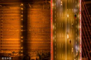 郑州：六种颜色灯光扮靓农业路大桥夜景