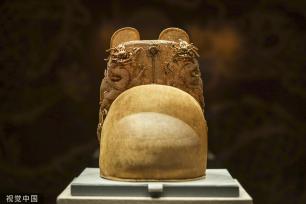 北京：“万历文物主题特展”国图开展 国宝金翼善冠真品罕见亮相
