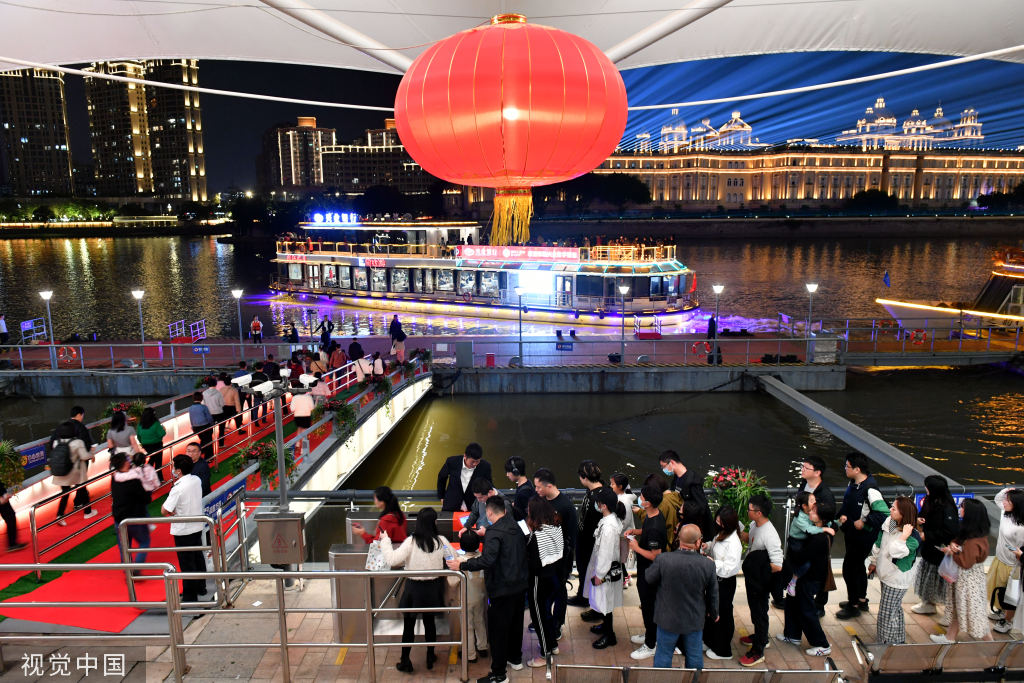 福州：五一假期 夜游闽江受游客追捧