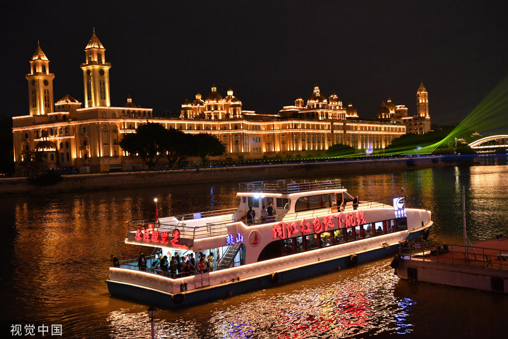 福州：五一假期 夜游闽江受游客追捧