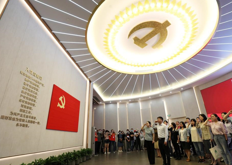 锤炼政治品格 提高“政治三力”