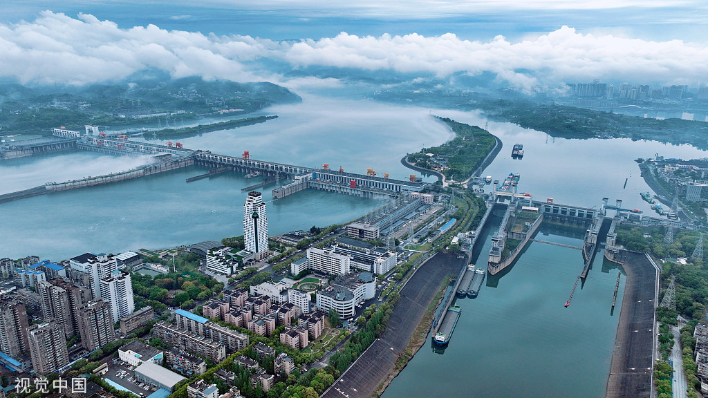 
北京空军总医院黄牛代挂号电话票贩子号贩子网上预约挂号,住院检查加快,湖北宜昌：雨后长江沿岸薄雾迷蒙