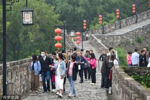 南京：立夏节气 游客登明城墙赏景