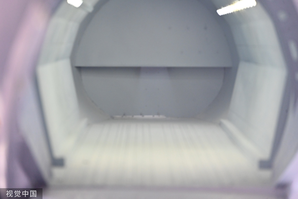 上海：运-20模型亮相中国品牌日活动