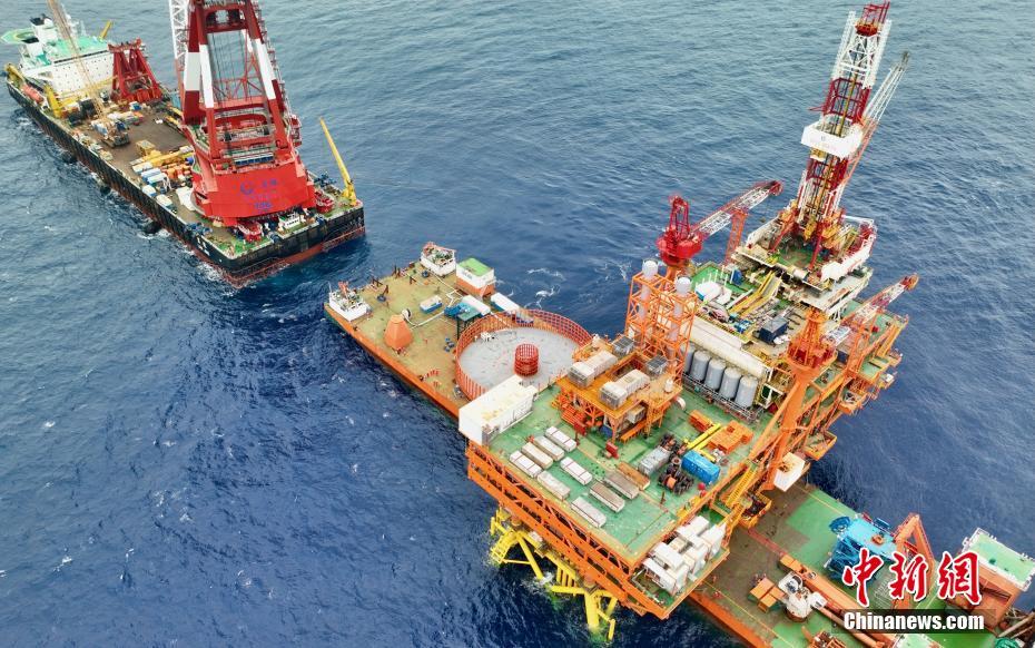 中国最大的动力定位浮托平台完成对接