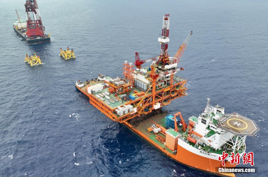 中国最大的动力定位浮托平台完成对接