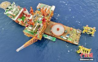 中国最大的动力定位浮托平台完成对接