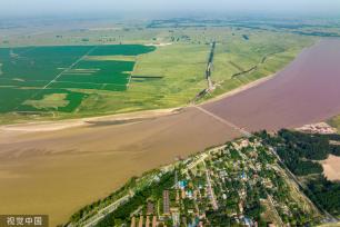河南开封：黄河湾风景区农田葱绿