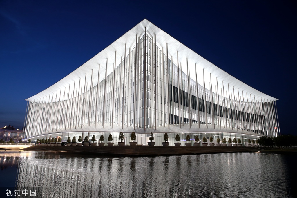 中国—中亚峰会将在西安举行 街头装扮一新