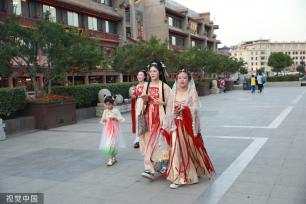 中国—中亚峰会将在西安举行 街头装扮一新