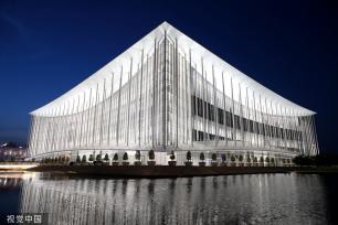 中国—中亚峰会将在西安举行 街头装扮一新