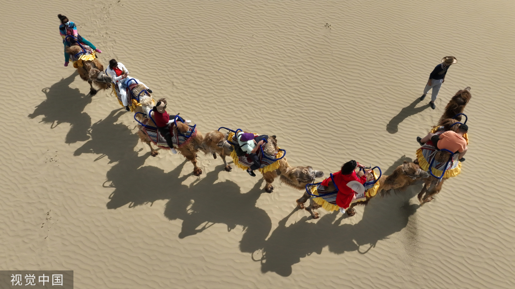 新疆巴州：罗布人村寨迎入夏首个旅游高峰