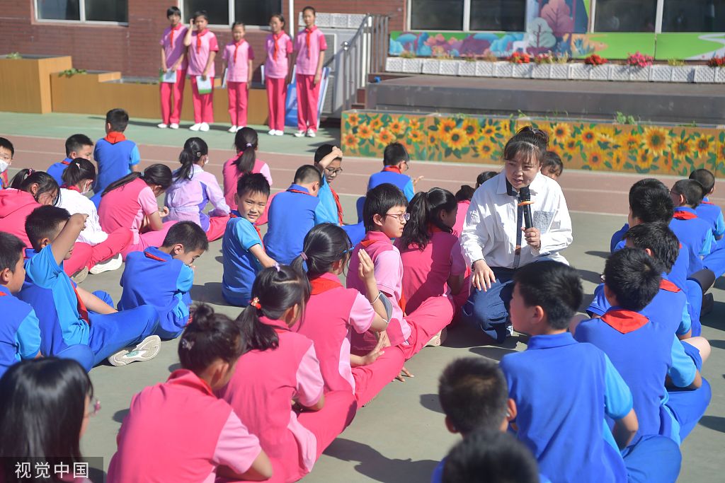 北京：学生学习垃圾分类知识