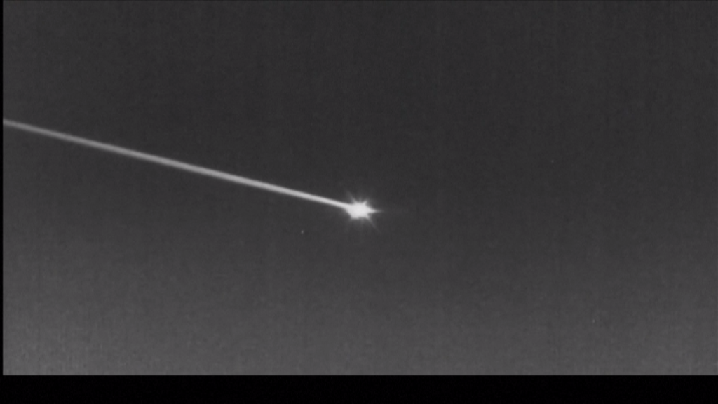 神舟十五号航天员乘组返回地球