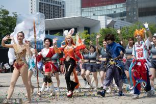 杭州：花样迎亚运 武林大巡游启幕