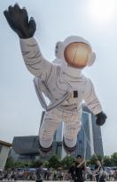 杭州：花样迎亚运 武林大巡游启幕