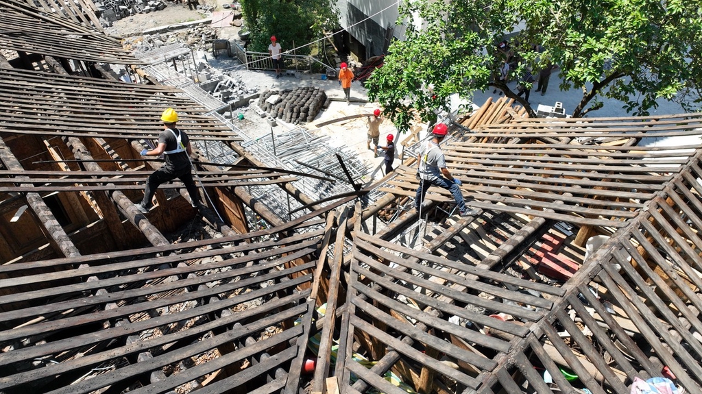 重庆酉阳：修缮老屋 留住乡愁