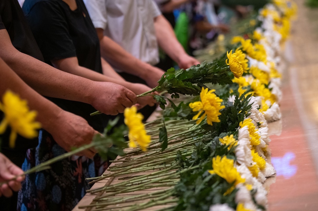 
上海仁济医院黄牛代挂号电话票贩子号贩子网上预约挂号,住院检查加快,北京市民走进中国人民抗日战争纪念馆 缅怀先烈