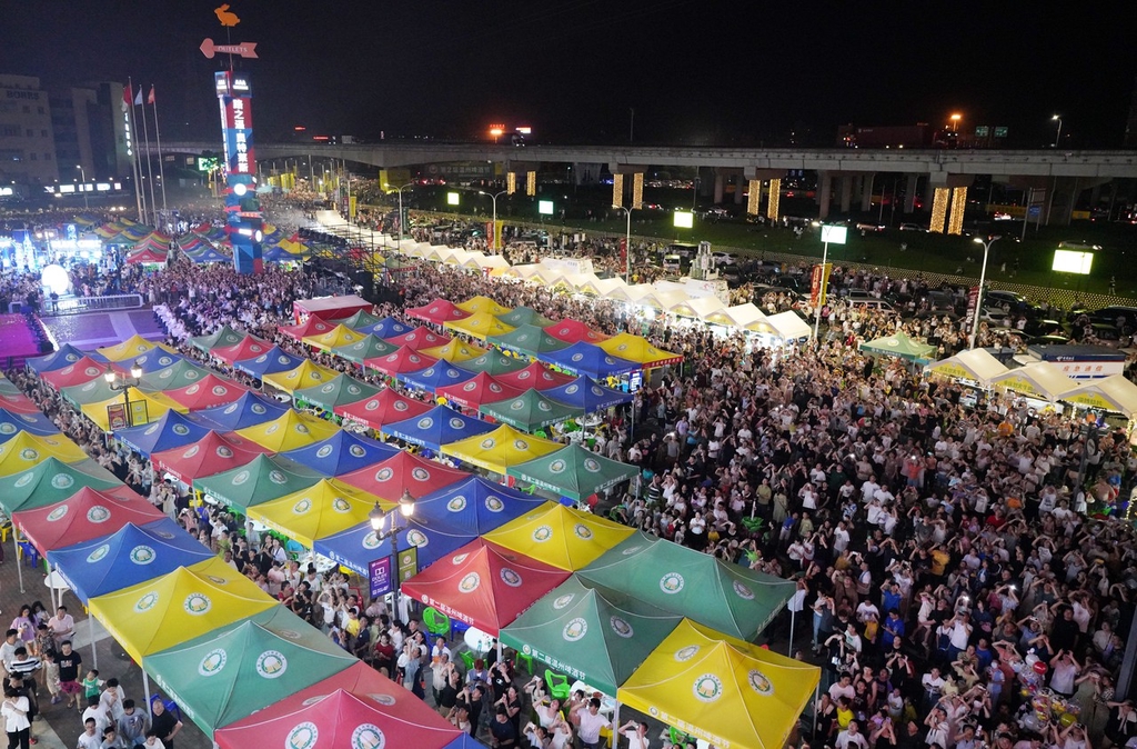 浙江温州激活夏日夜经济 提升城市活力