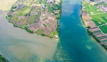 广西南宁邕江源现“鸳鸯江”景观