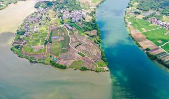 广西南宁邕江源现“鸳鸯江”景观