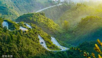 重庆酉阳：盘山公路连农家 勾勒乡村“新图景”