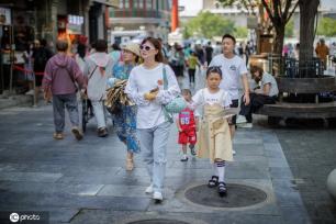 暑期游逐渐进入高峰阶段 北京迎来大批学生游客