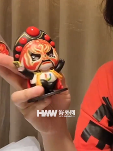 小编拆成都大运会“蓉宝”川剧变脸盲盒，这“面具”太可爱了