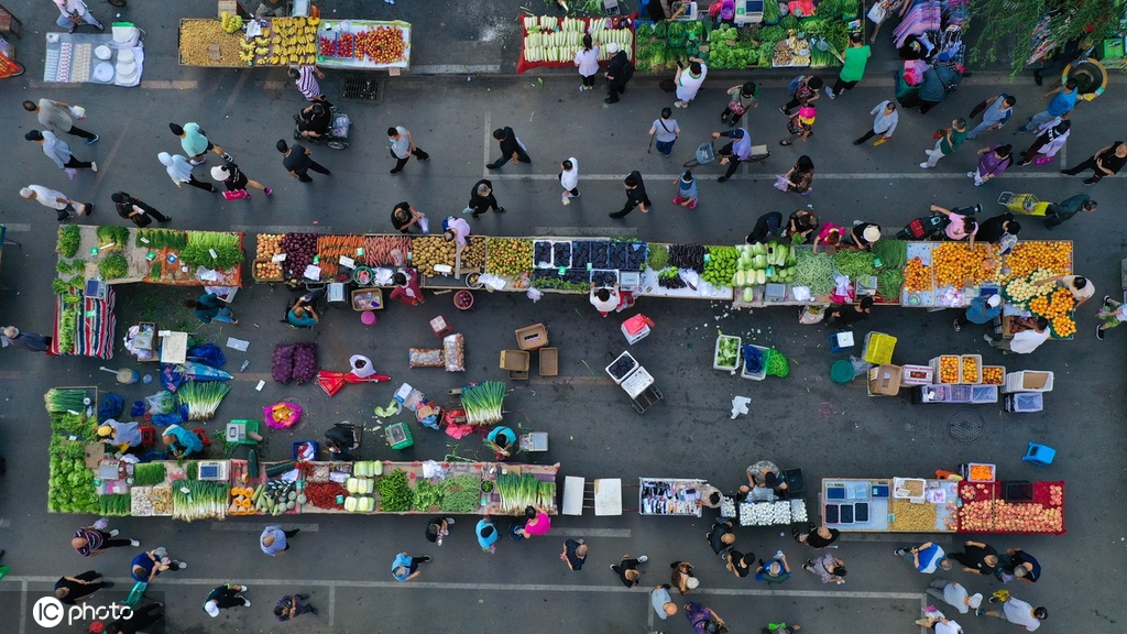 清晨十分 辽宁沈阳农贸市场浓浓烟火气