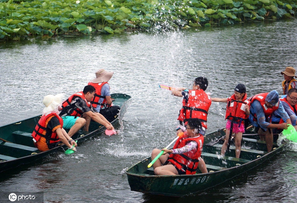 云南文山：暑期乡村游 体验乐趣多