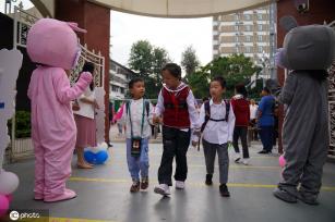 昆明小学迎来一年级新生